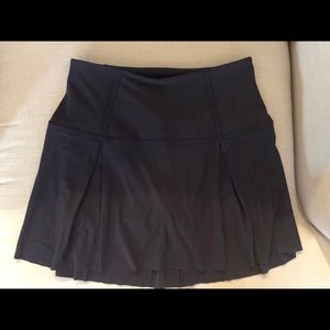 Lululemon Navy Lost in Pace skirt size 4 Tall